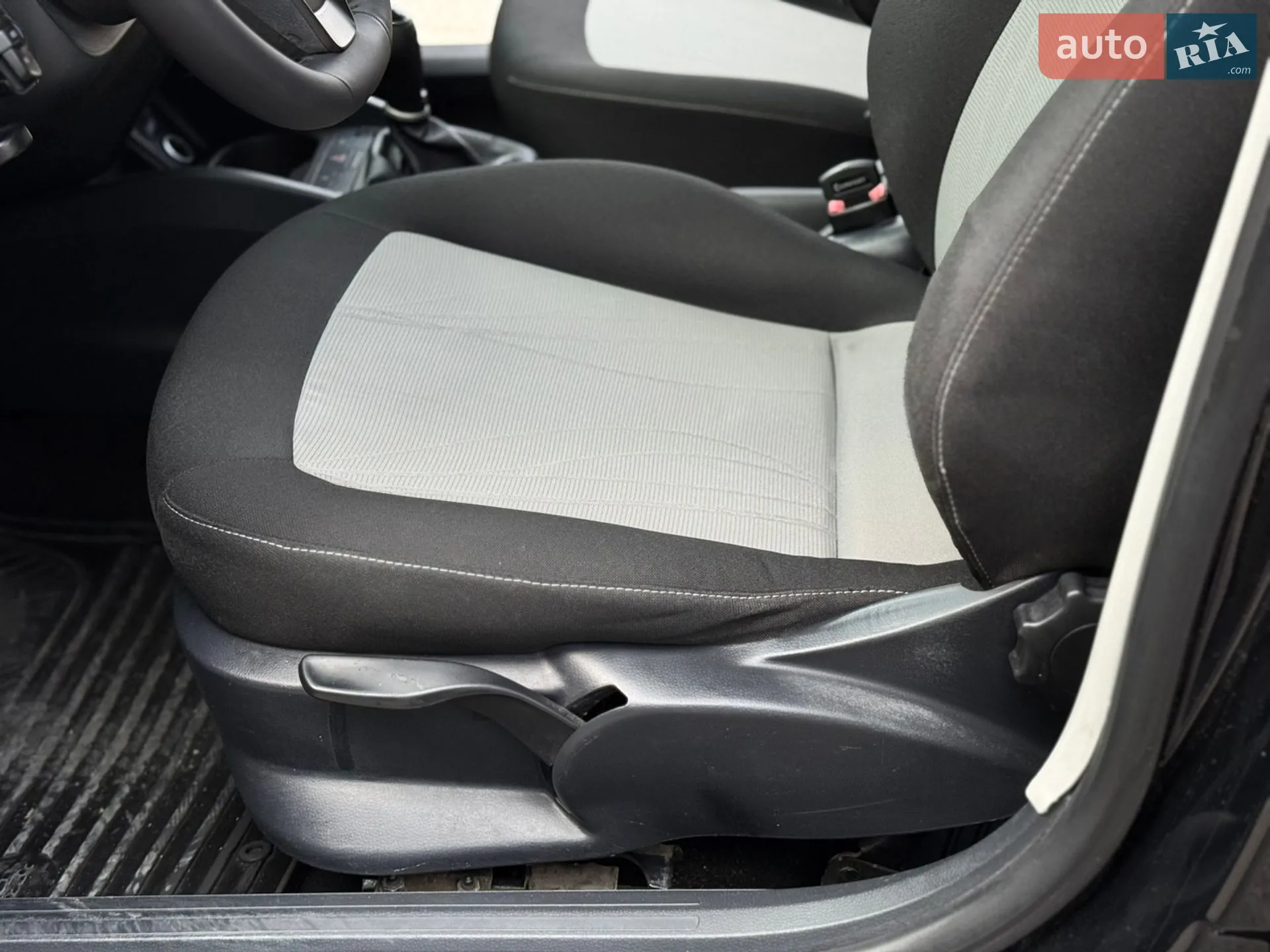2012 SEAT Ibiza - мініатюра 10