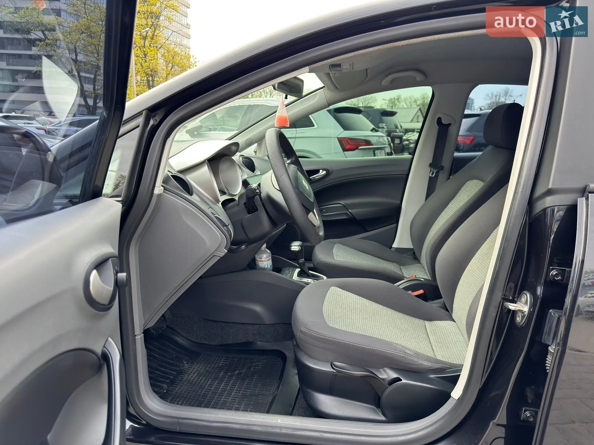 2010 SEAT Ibiza - мініатюра 18