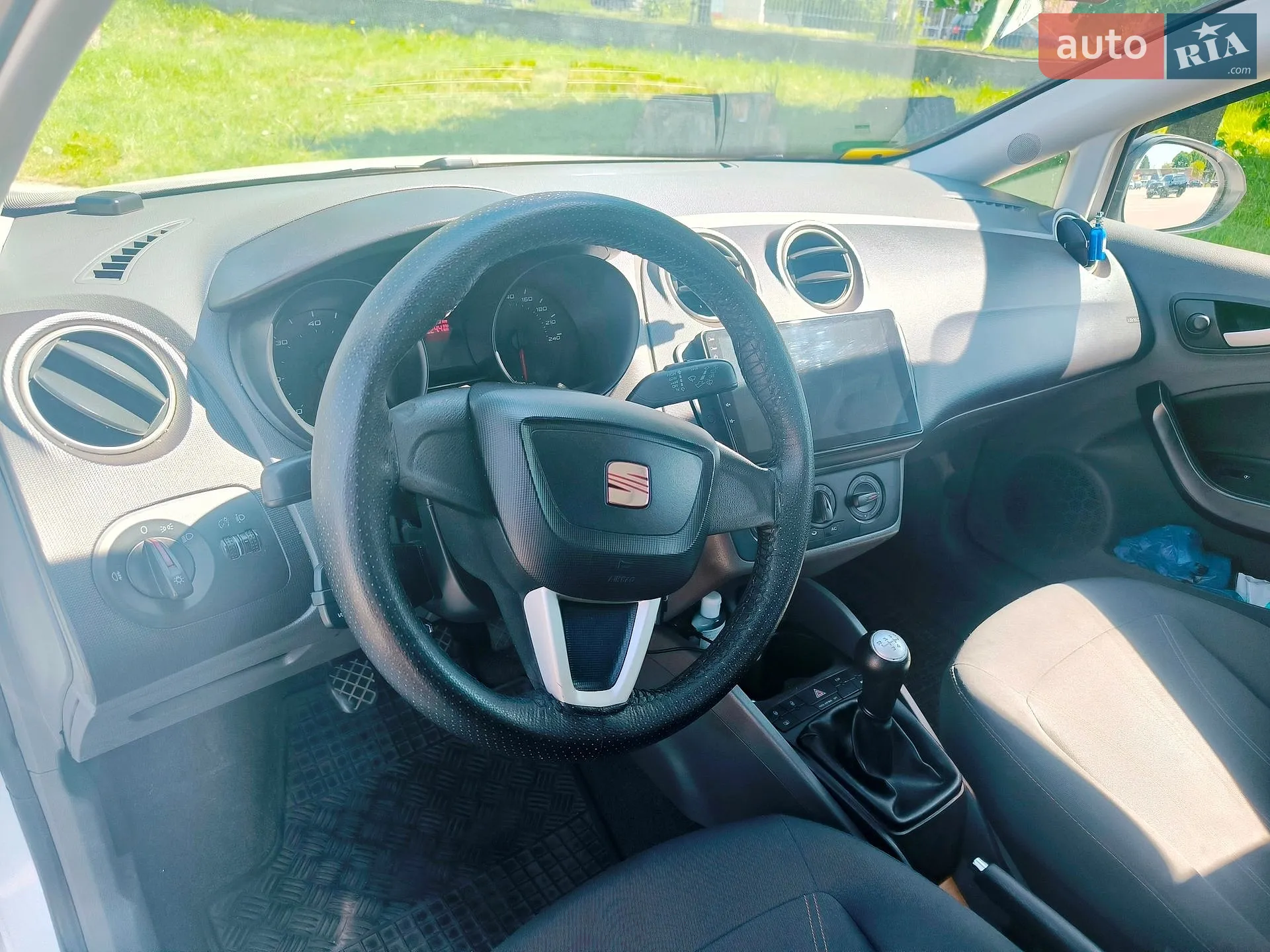 2012 SEAT Ibiza - мініатюра 8