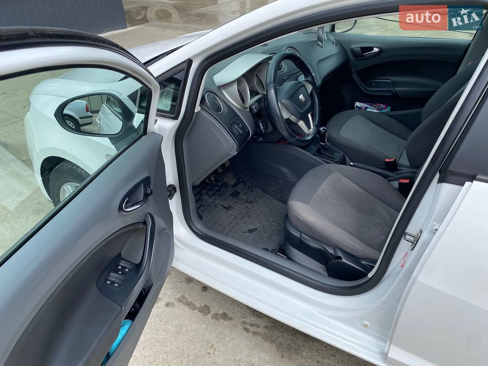 2010 SEAT Ibiza - мініатюра 3