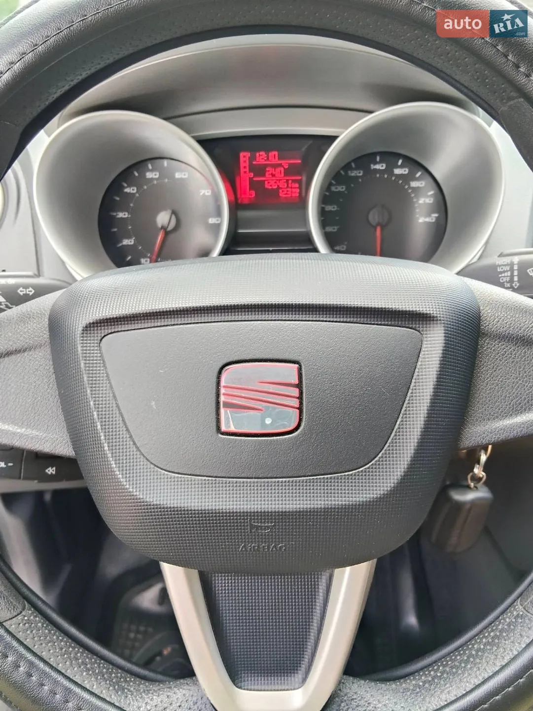 2012 SEAT Ibiza - мініатюра 15
