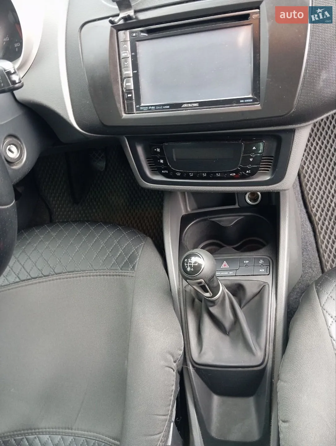 2010 SEAT Ibiza - мініатюра 3