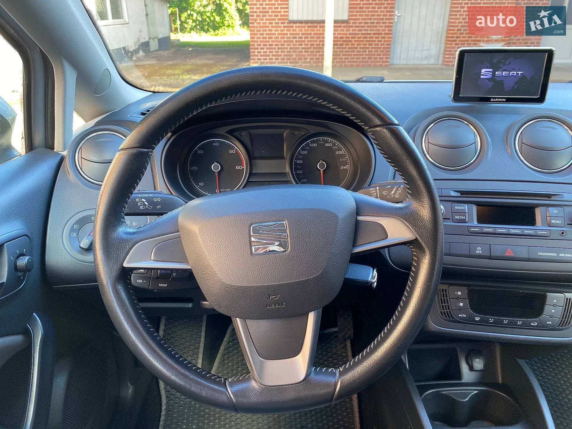 2015 SEAT Ibiza - мініатюра 3