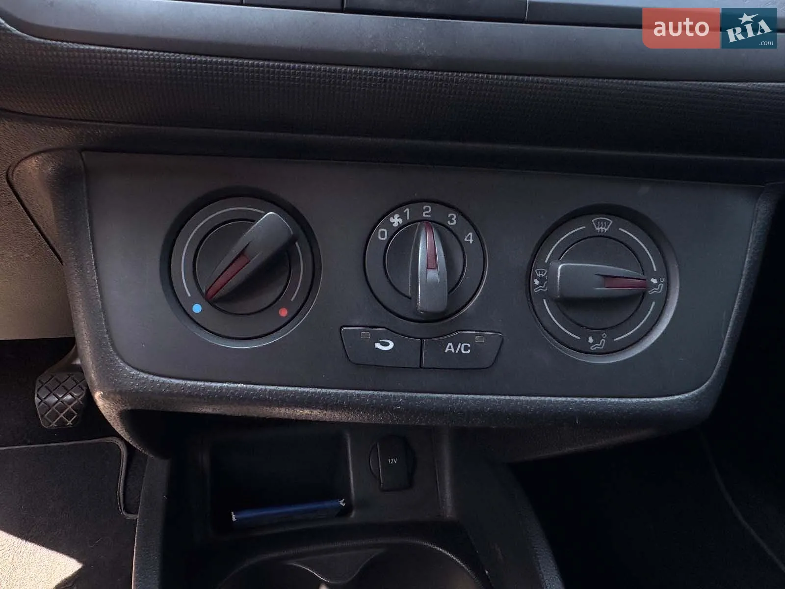 2014 SEAT Ibiza - мініатюра 13