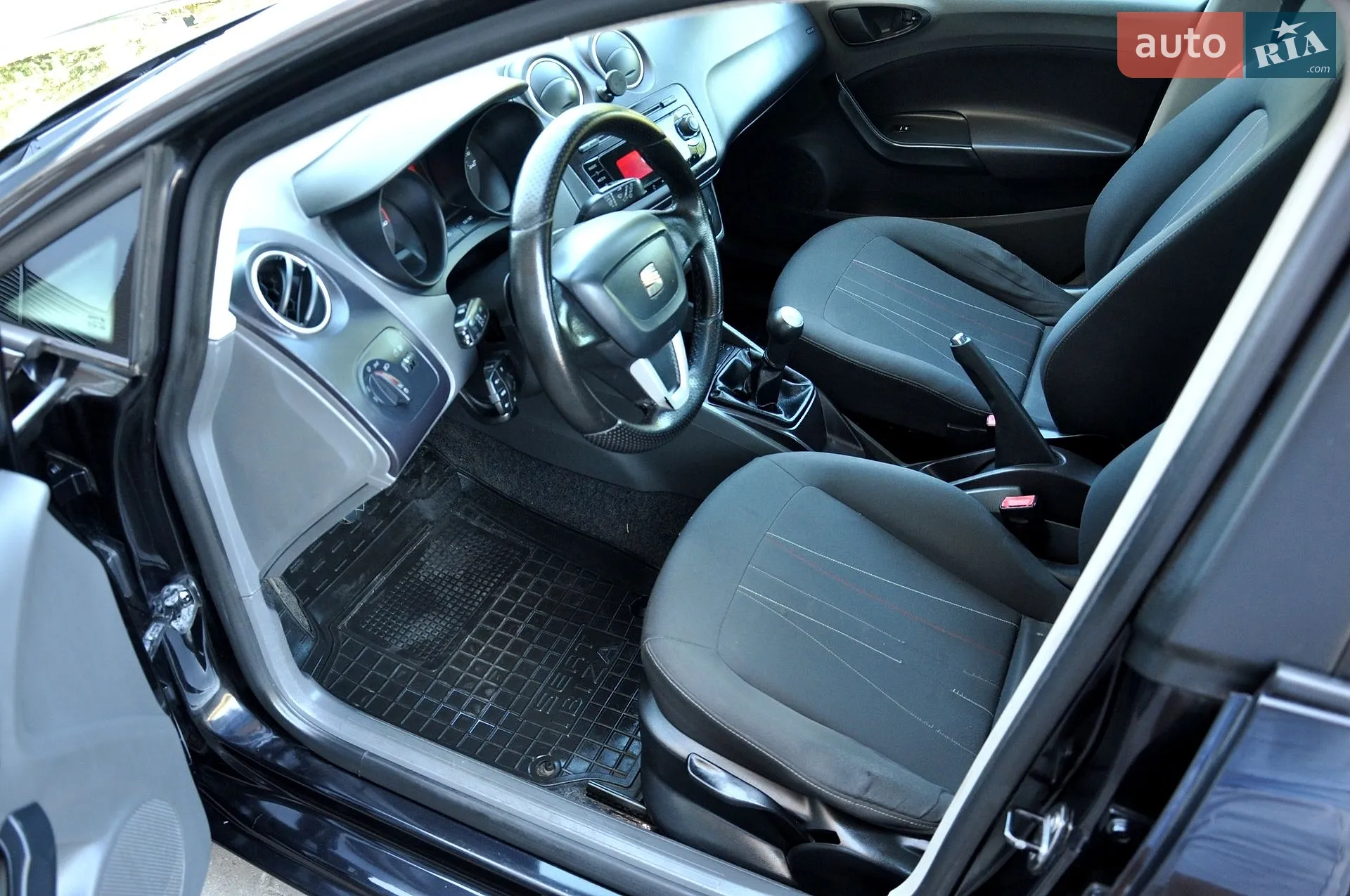 2011 SEAT Ibiza - мініатюра 15