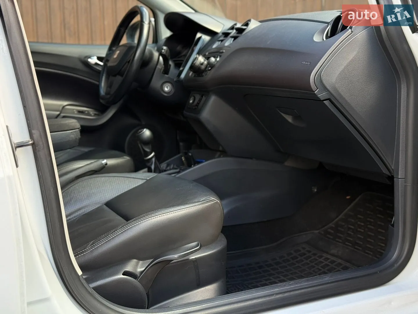 2012 SEAT Ibiza - мініатюра 15