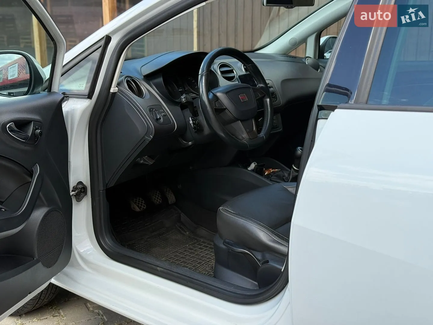2012 SEAT Ibiza - мініатюра 12