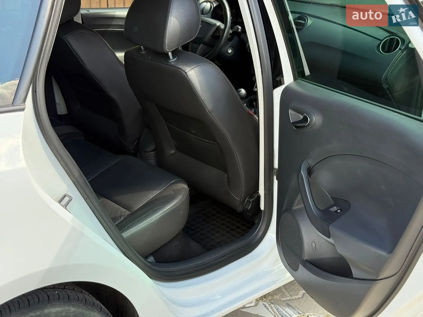 2012 SEAT Ibiza - мініатюра 17