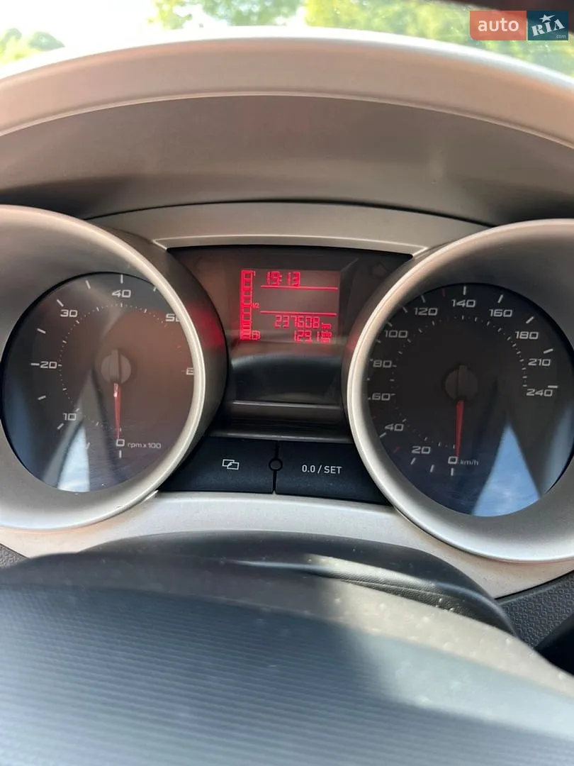 2011 SEAT Ibiza - мініатюра 10