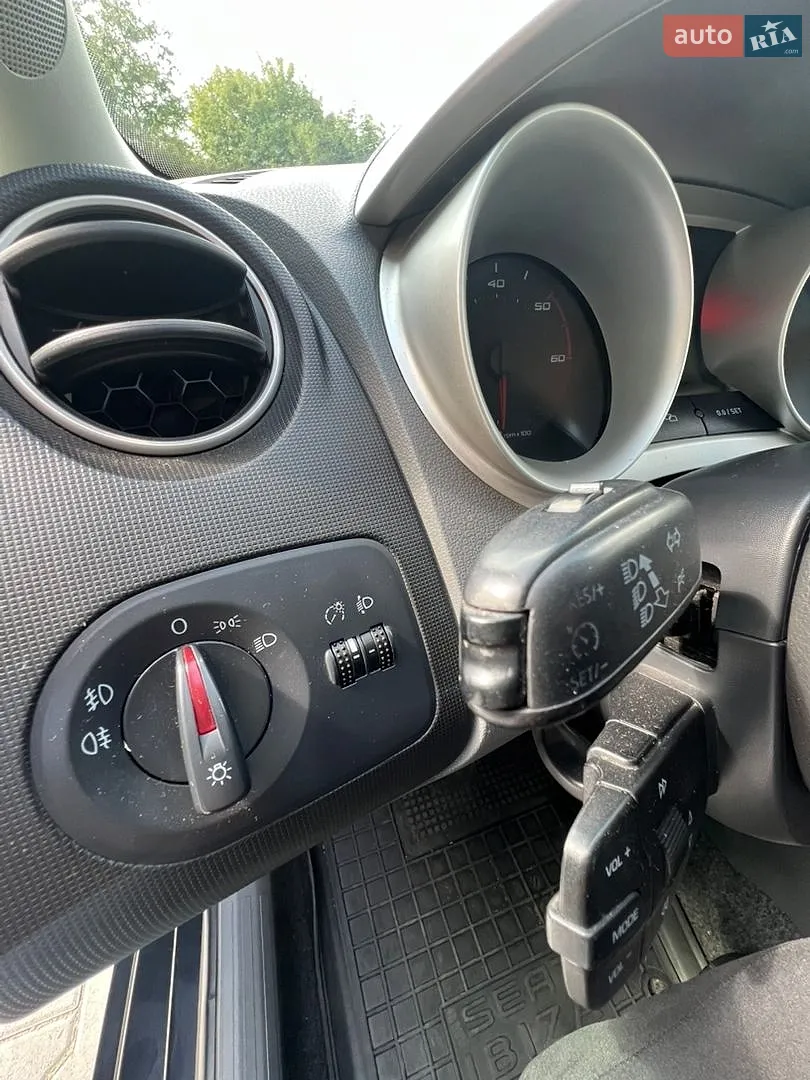 2011 SEAT Ibiza - мініатюра 12