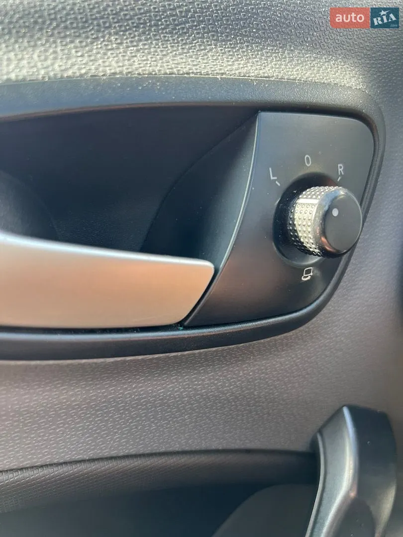 2011 SEAT Ibiza - мініатюра 16