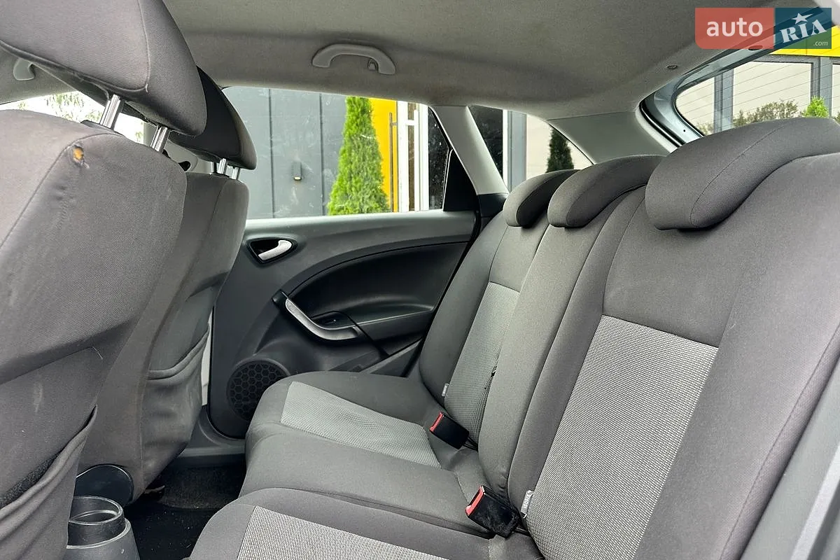 2011 SEAT Ibiza - мініатюра 20