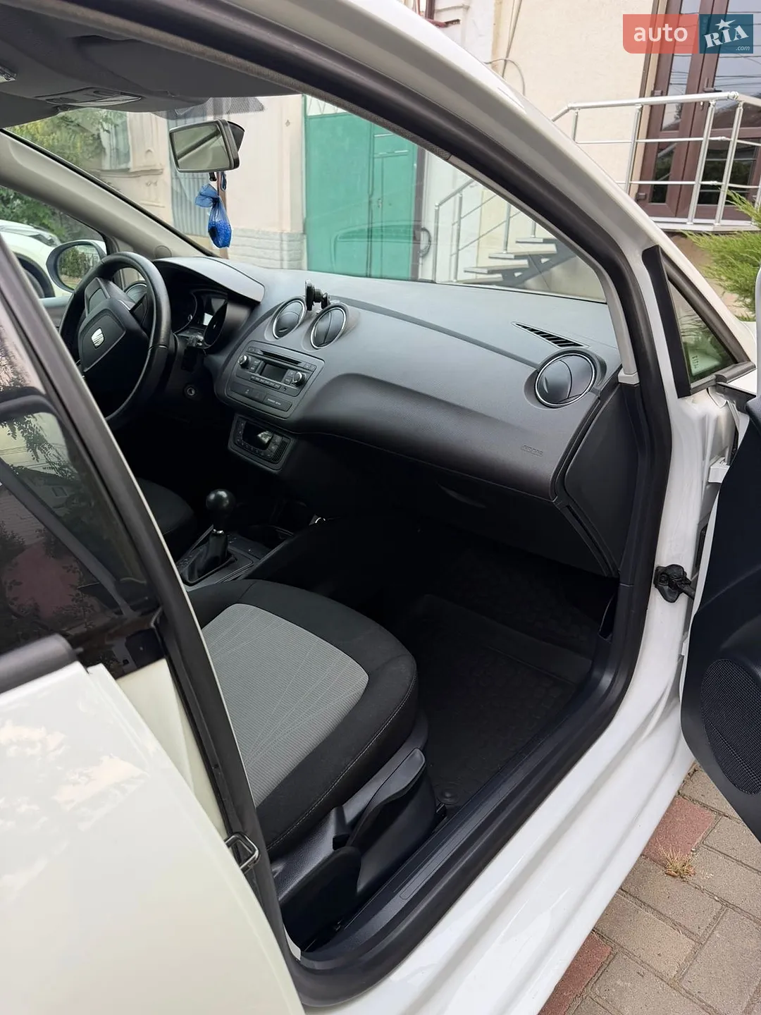 2013 SEAT Ibiza - мініатюра 13