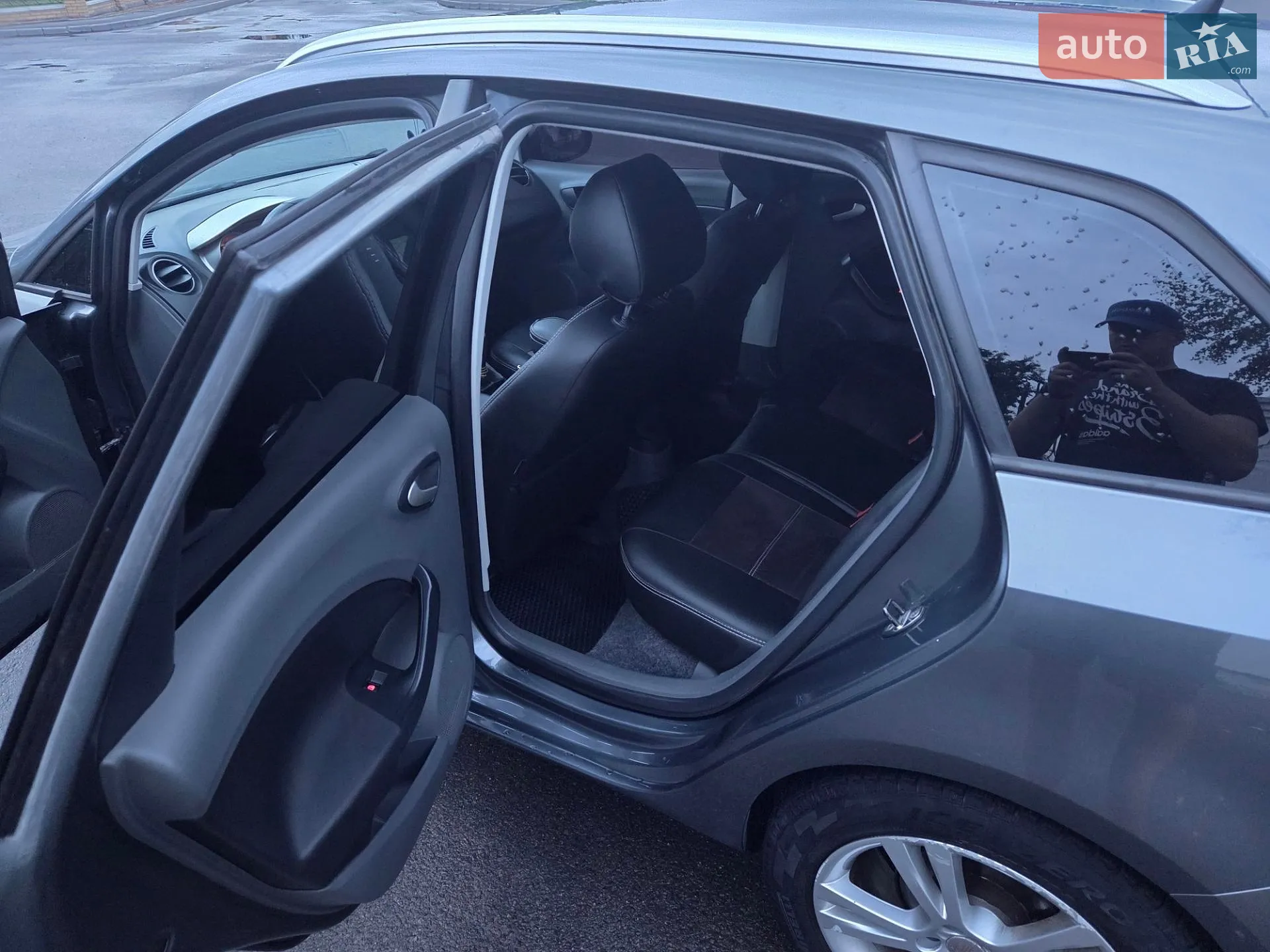 2011 SEAT Ibiza - мініатюра 15