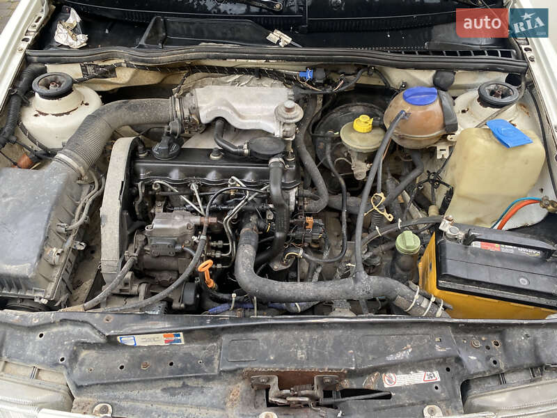 Грузовой фургон SEAT Inca 1998 в Новой Ушице