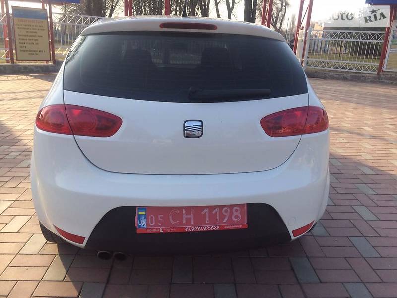 Хэтчбек SEAT Leon 2009 в Умани
