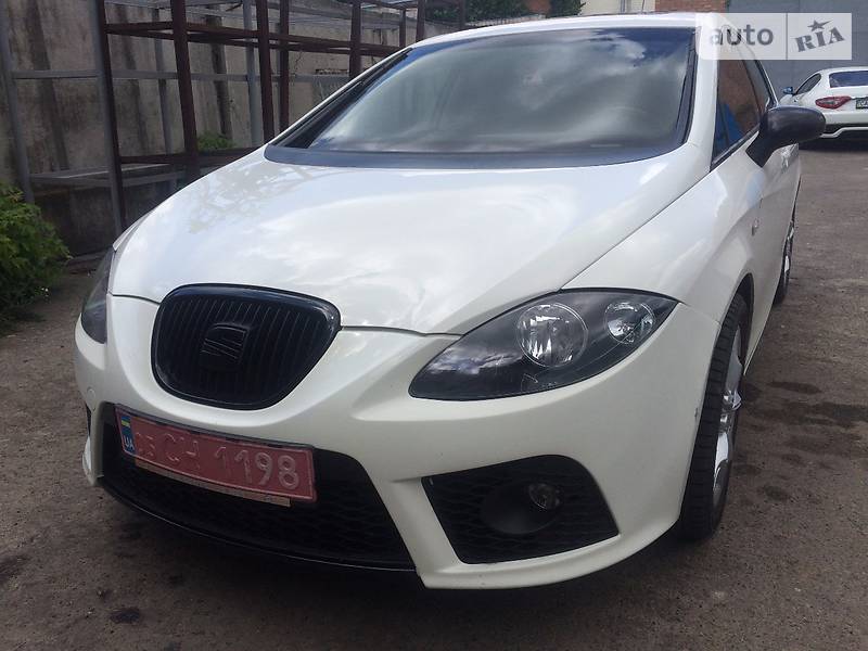 Хэтчбек SEAT Leon 2009 в Умани