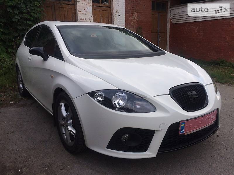 Хэтчбек SEAT Leon 2009 в Умани