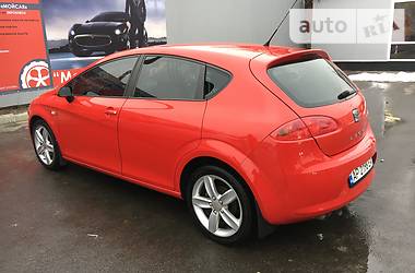 Хэтчбек SEAT Leon 2008 в Киеве