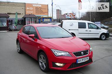 Седан SEAT Leon 2015 в Киеве