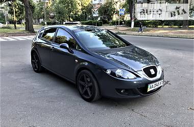 Хэтчбек SEAT Leon 2006 в Киеве