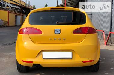 Хэтчбек SEAT Leon 2007 в Житомире