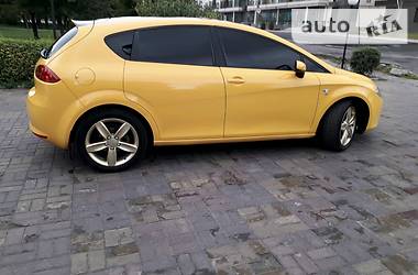 Хэтчбек SEAT Leon 2008 в Днепре