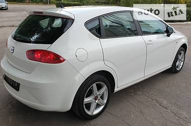 Седан SEAT Leon 2012 в Каменском