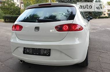 Седан SEAT Leon 2012 в Каменском