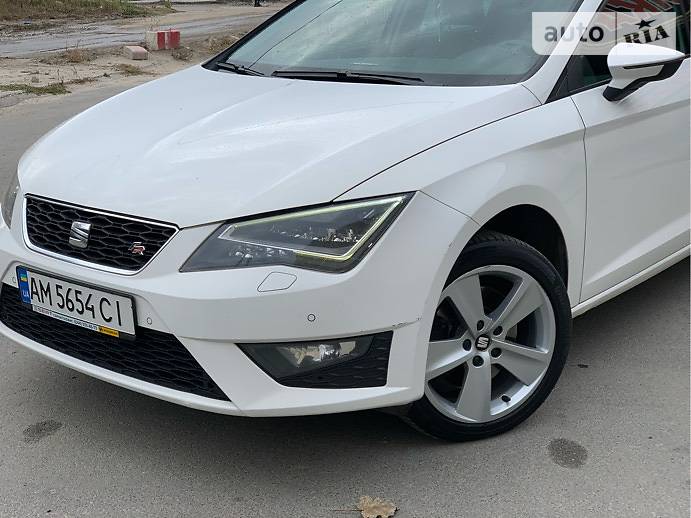 Хэтчбек SEAT Leon 2014 в Киеве