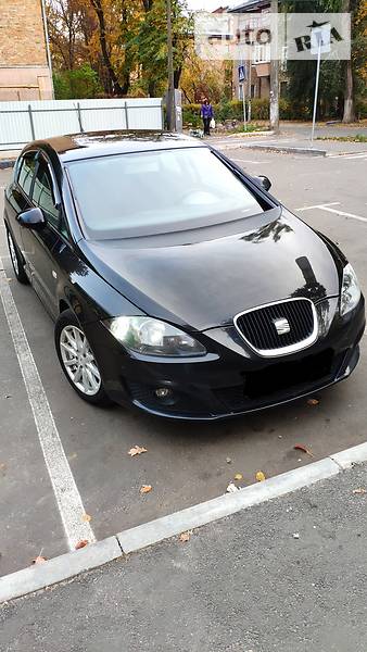 Хетчбек SEAT Leon 2010 в 