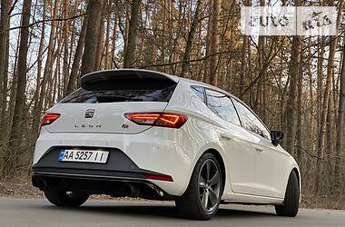 Хэтчбек SEAT Leon 2016 в Киеве