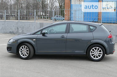 Хетчбек SEAT Leon 2011 в 