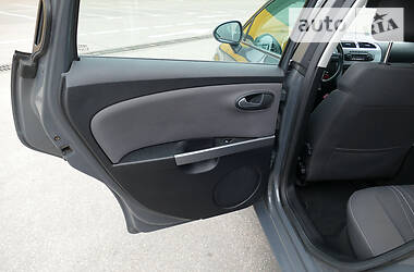 Хетчбек SEAT Leon 2011 в 