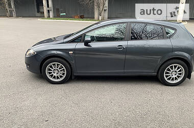 Хетчбек SEAT Leon 2006 в 
