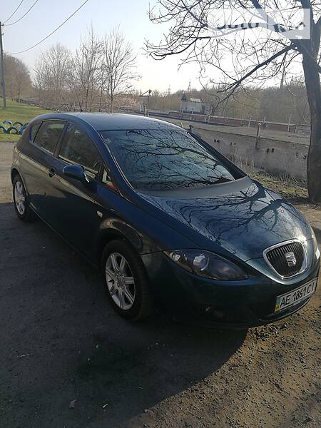 Хетчбек SEAT Leon 2006 в Дніпрі