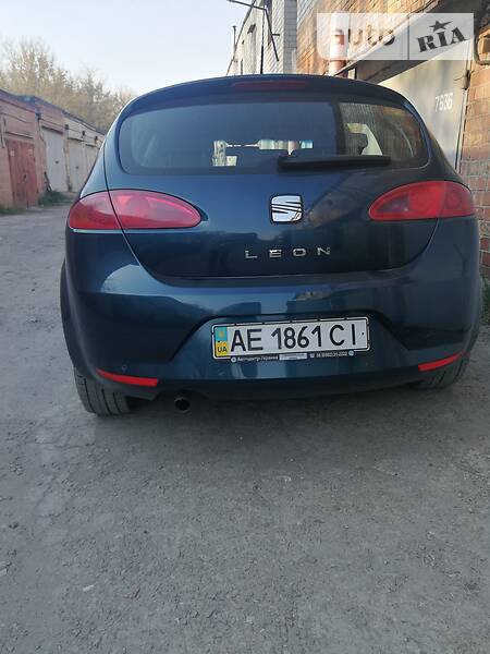 Хетчбек SEAT Leon 2006 в Дніпрі