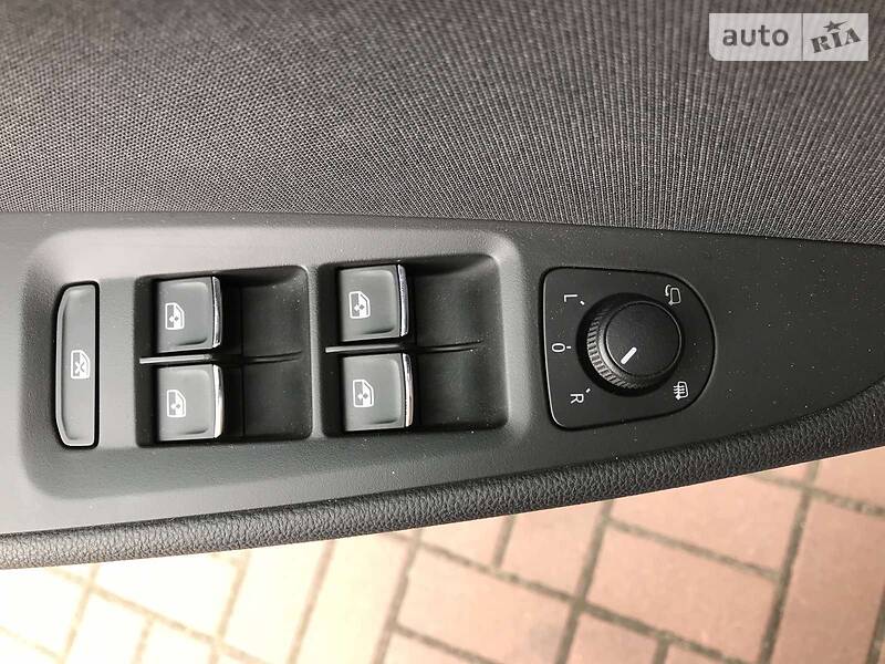 Хетчбек SEAT Leon 2019 в Києві