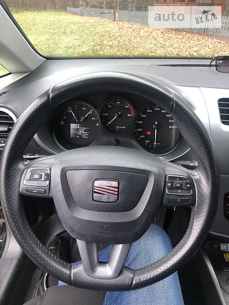 Хетчбек SEAT Leon 2009 в Ніжині