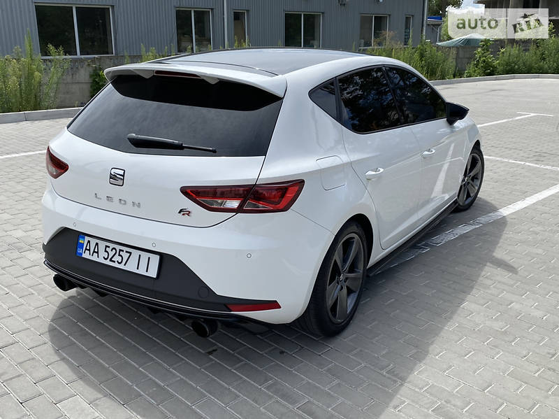 Хетчбек SEAT Leon 2016 в Києві
