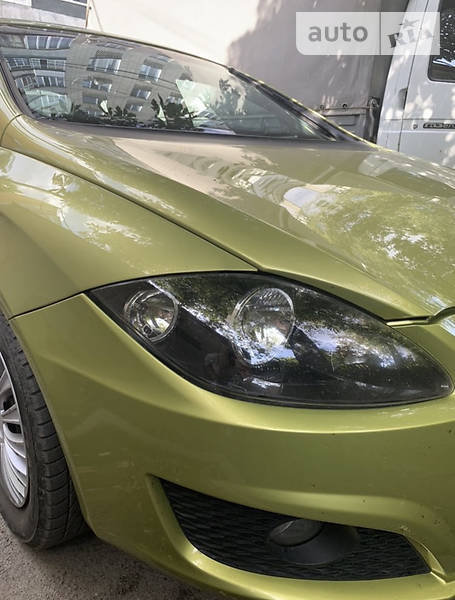 Хетчбек SEAT Leon 2009 в Вишгороді