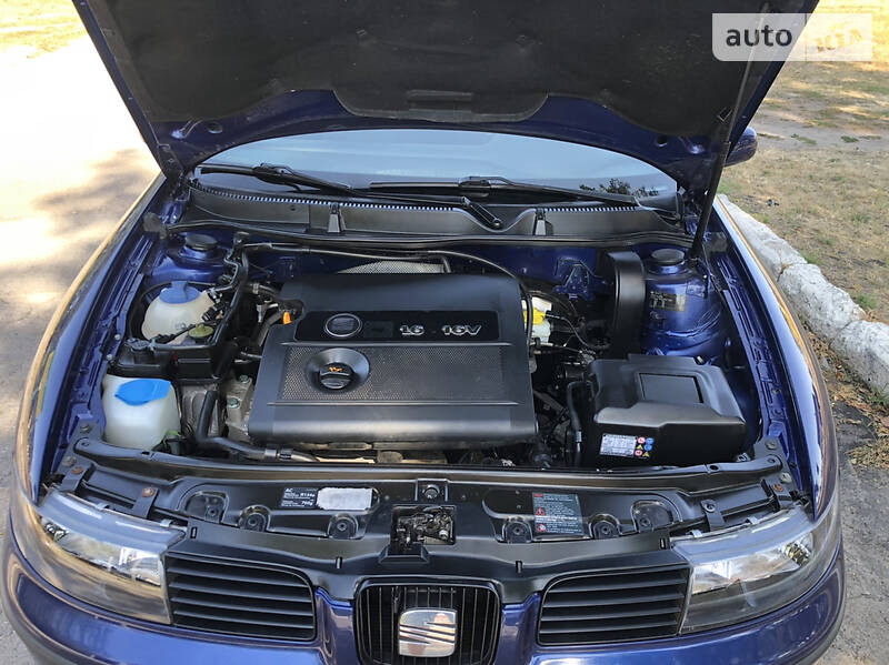 Хетчбек SEAT Leon 2003 в Кропивницькому