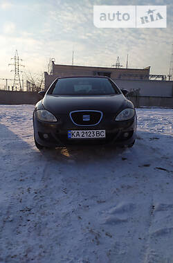 Хэтчбек SEAT Leon 2008 в Киеве