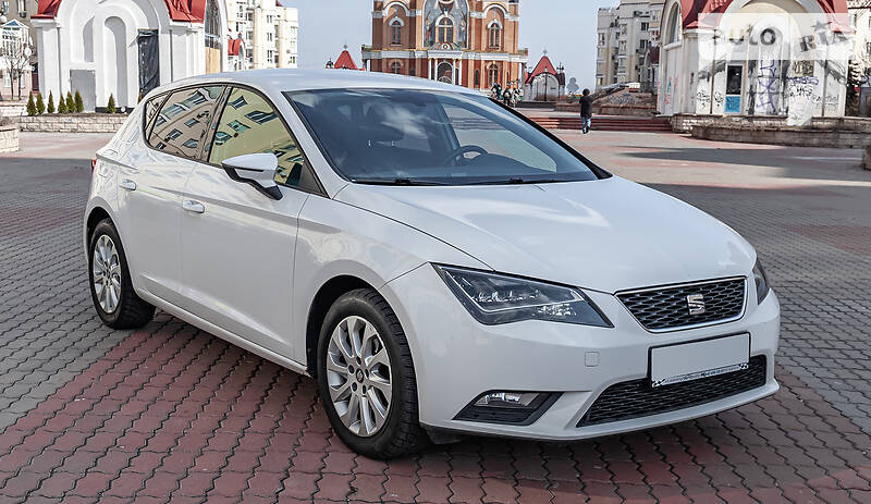 Хэтчбек SEAT Leon 2015 в Киеве