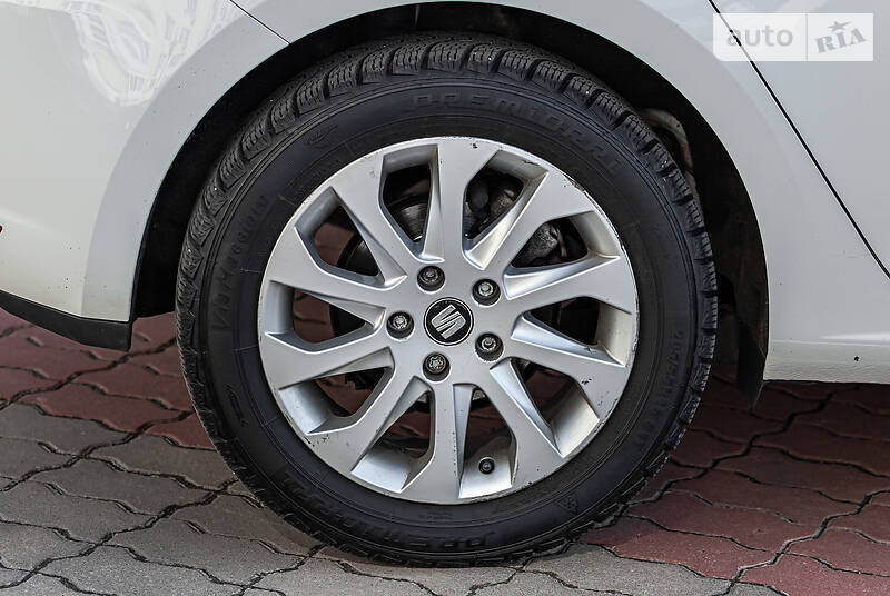 Хэтчбек SEAT Leon 2015 в Киеве