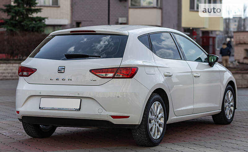 Хэтчбек SEAT Leon 2015 в Киеве