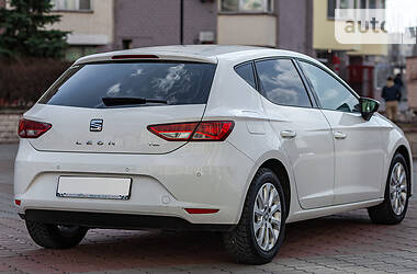 Хэтчбек SEAT Leon 2015 в 