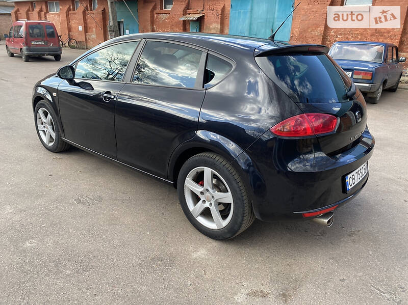 Хетчбек SEAT Leon 2009 в Ніжині