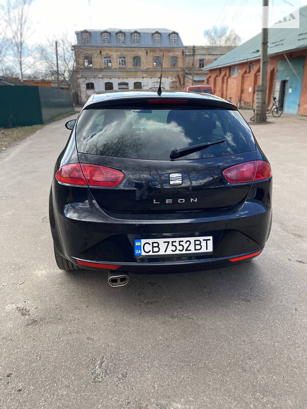 Хетчбек SEAT Leon 2009 в Ніжині