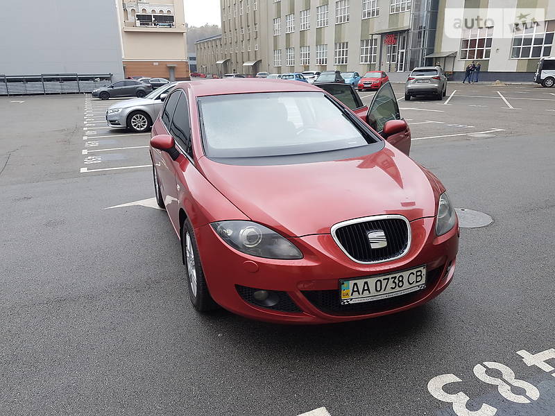 Хэтчбек SEAT Leon 2006 в Киеве